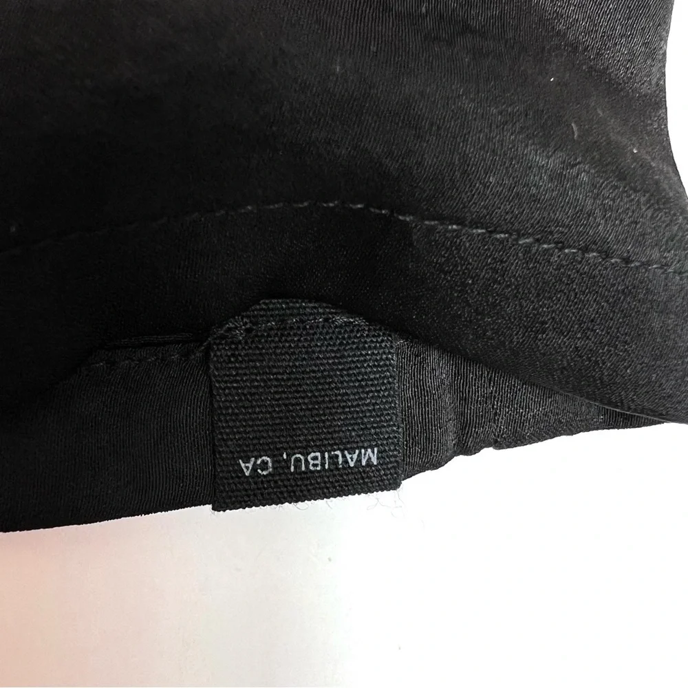 NWOT Barefoot Dreams Satin Pajama Shorts Black Size Large - Picture 8 of 11